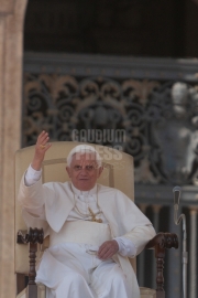 Pope Benedict XVI General Audience - St Peter Square, 24 September 2008 - ©Gustavo Kralj/GPImages EDITORIAL USE ONLY