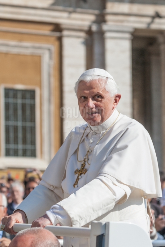 Pope Benedict XVI General Audience - St Peter Square, 24 September 2008 - ©Gustavo Kralj/GPImages EDITORIAL USE ONLY