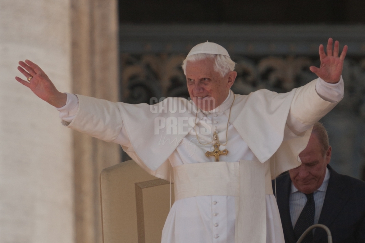 Pope Benedict XVI General Audience - St Peter Square, 24 September 2008 - ©Gustavo Kralj/GPImages EDITORIAL USE ONLY