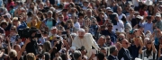Vatican, St Peter Square: General Audience with Pope Francis. Photo: Gustavo Kralj/Gaudiumpress Images
