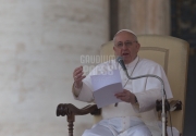 Vatican City: Pope Francis Audience  27-03-2013 - Papa Francesco Udienza generale Piazza San Pietro Citta del Vaticano . ©Gustavo Kralj/GPImages