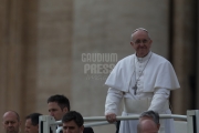Vatican City: Pope Francis Audience  27-03-2013 - Papa Francesco Udienza generale Piazza San Pietro Citta del Vaticano . ©Gustavo Kralj/GPImages