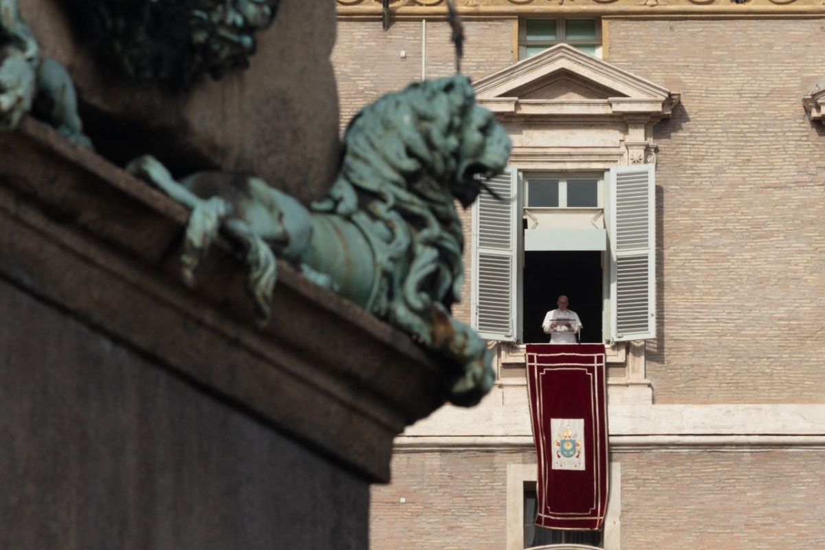 Vatican City: Pope Francis at the balcony on the angelus on 02-10-2019 - ©Gustavo Kralj/GPImages - EDITORIAL USE ONLY